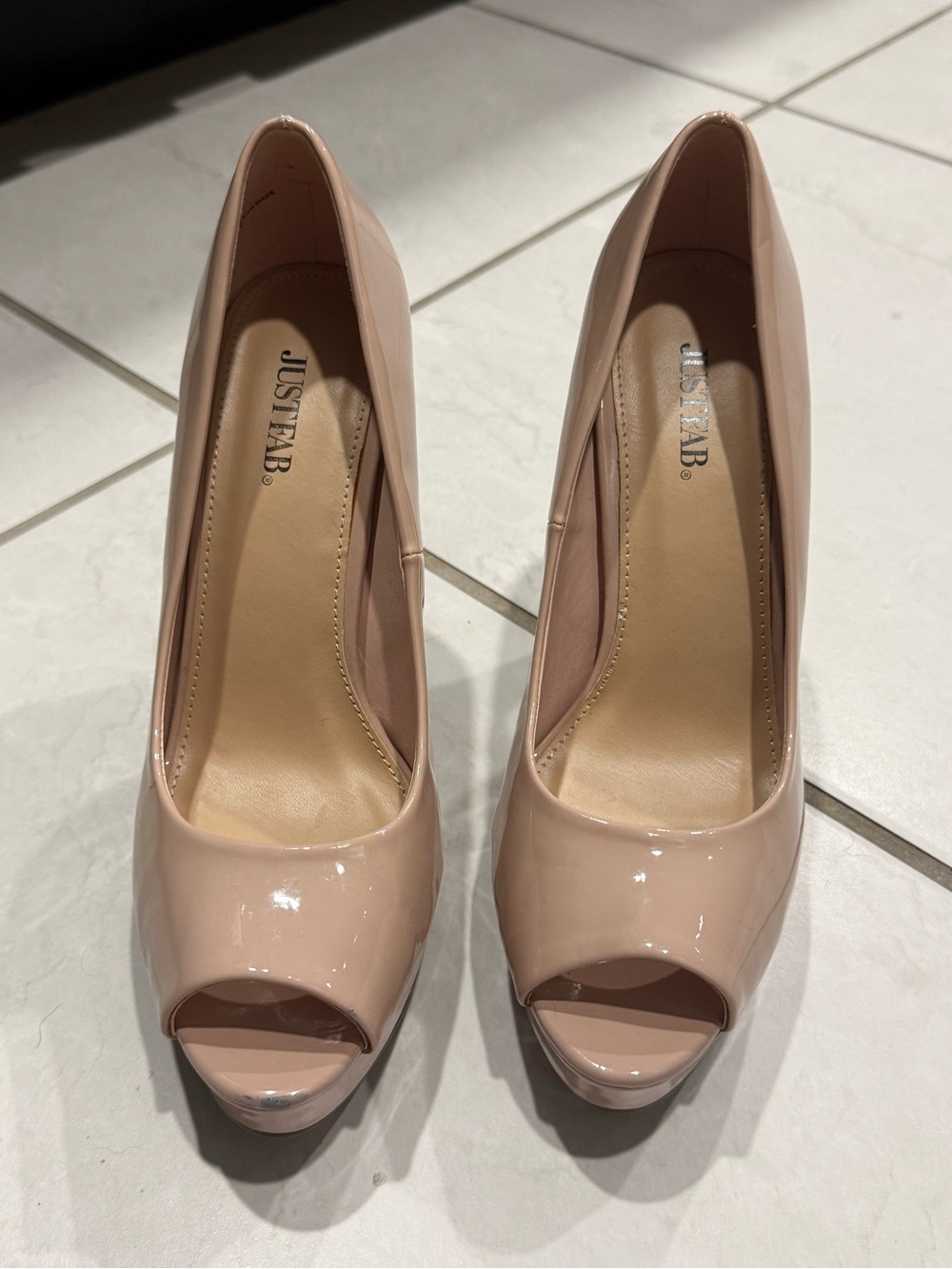 Nude Pumps